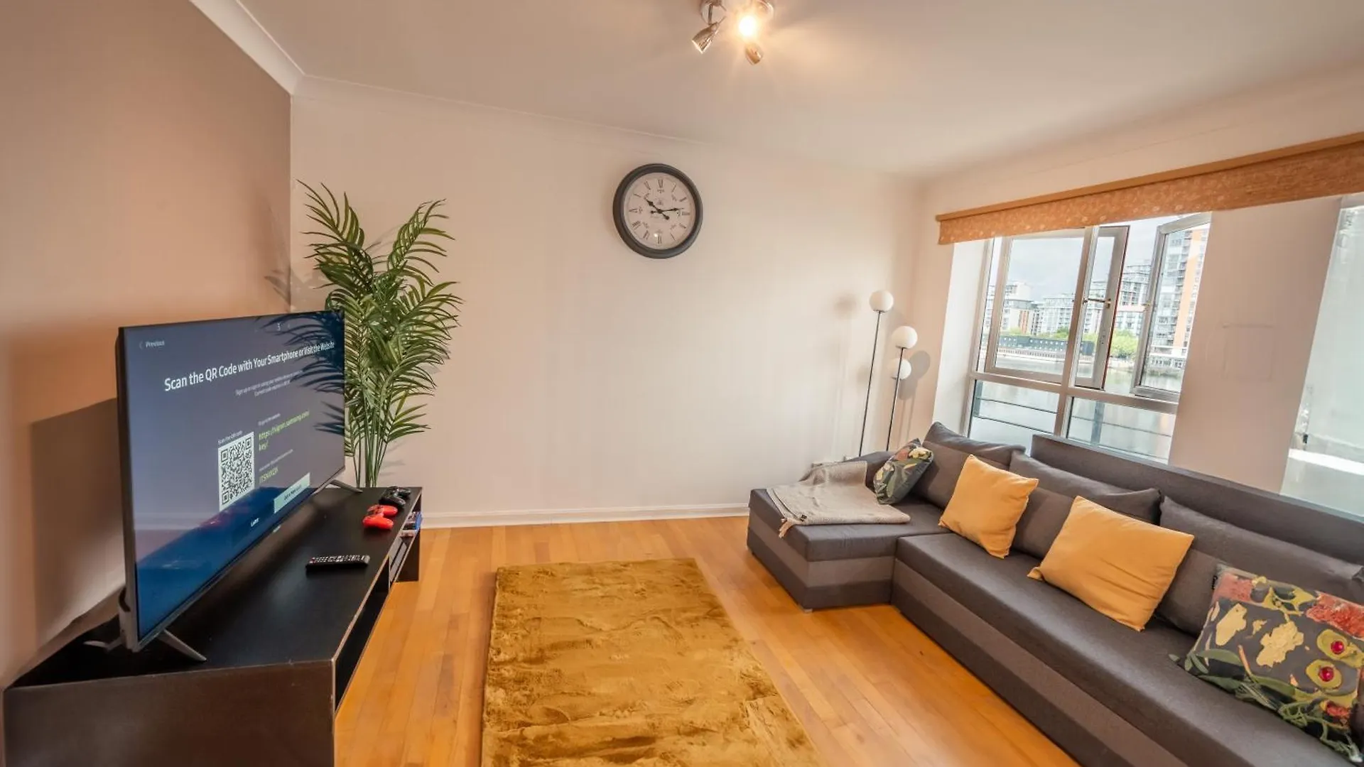 Excel London Riverview Luxury Apartment -Sleep 6- Free Parking- Playstation 4